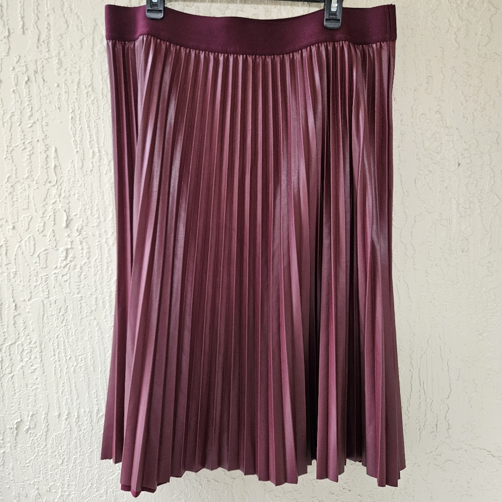 NWT Vera Wang Pleather Pleated Burgundy Skirt Women's Size XXL
